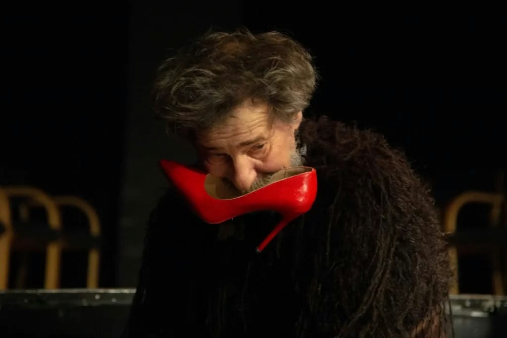 Theatre sans hongrois
